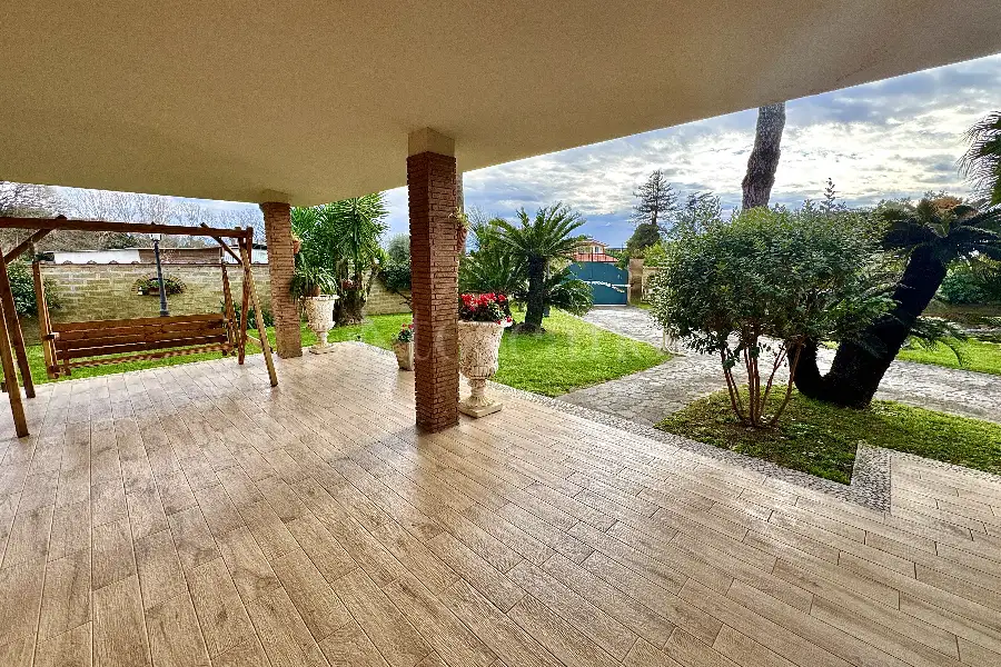 Villa in vendita di 300 mq a €445.000 (rif. 11/2025)