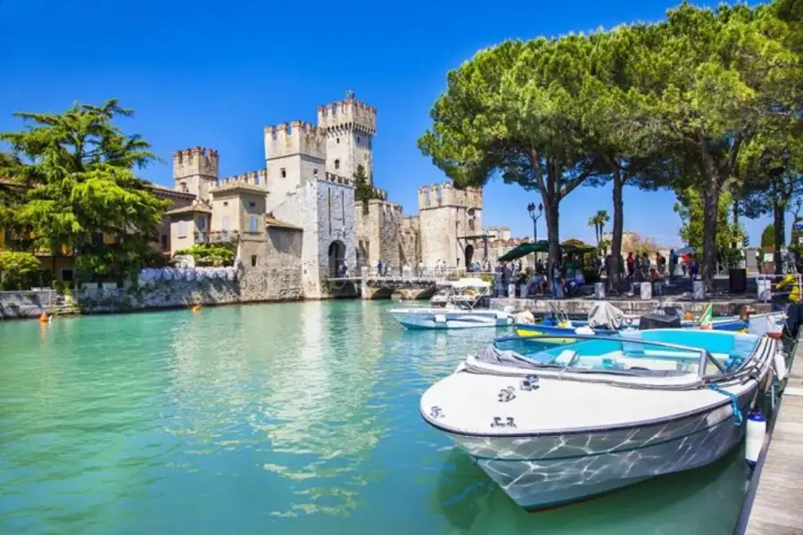 Albergo in vendita di 2.700 mq a €6.700.000 (rif. 15/2024)