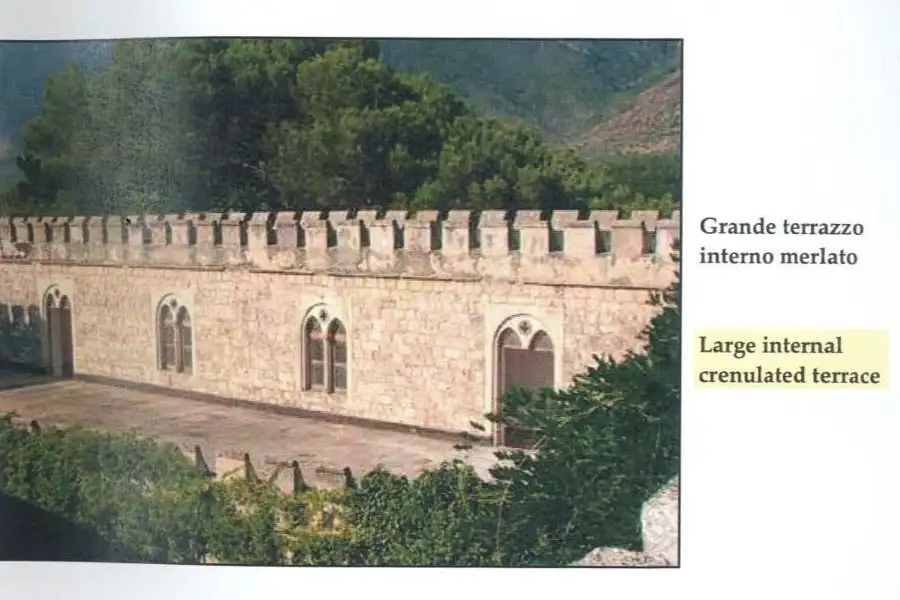 Palazzo in vendita di 3.000 mq trattativa riservata (rif. 69/2026)