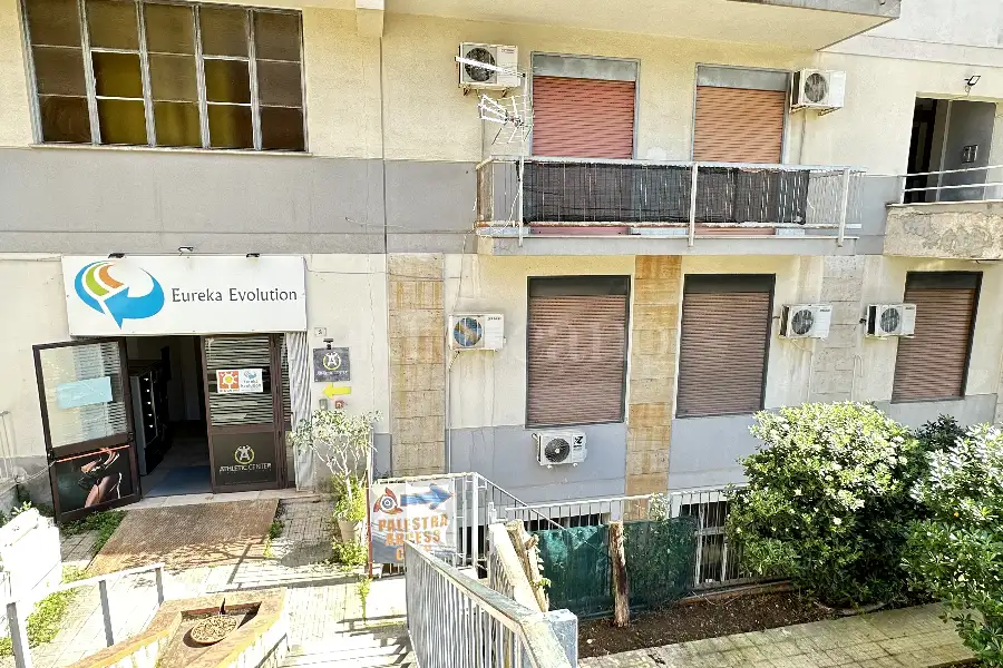 Ufficio in affitto di 193 mq a €1.600 (rif. 55/2026)