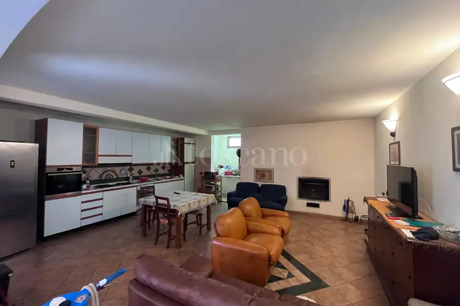 Villa in vendita di 300 mq a €825.000 (rif. 24/2025)