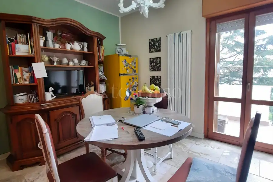 Villa Plurifamiliare in vendita di 800 mq a €795.000 (rif. 6/2025)