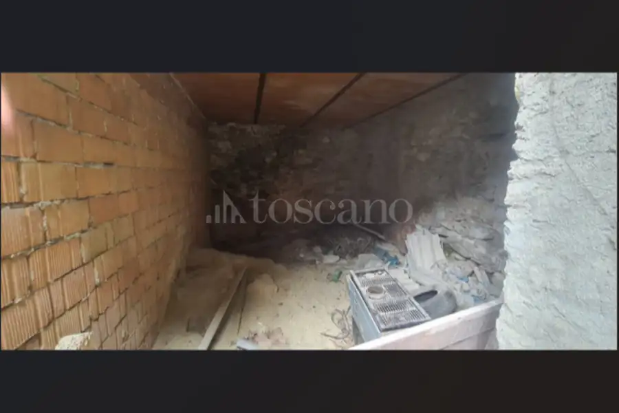 Rustico in vendita di 200 mq a €42.000 (rif. 58/2026)