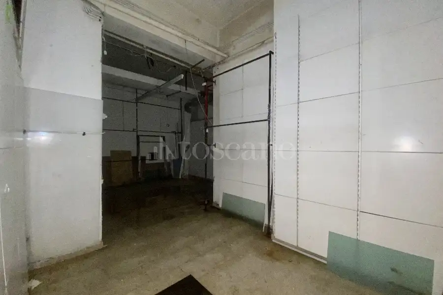 Negozio in vendita di 166 mq a €240.000 (rif. 56/2026)
