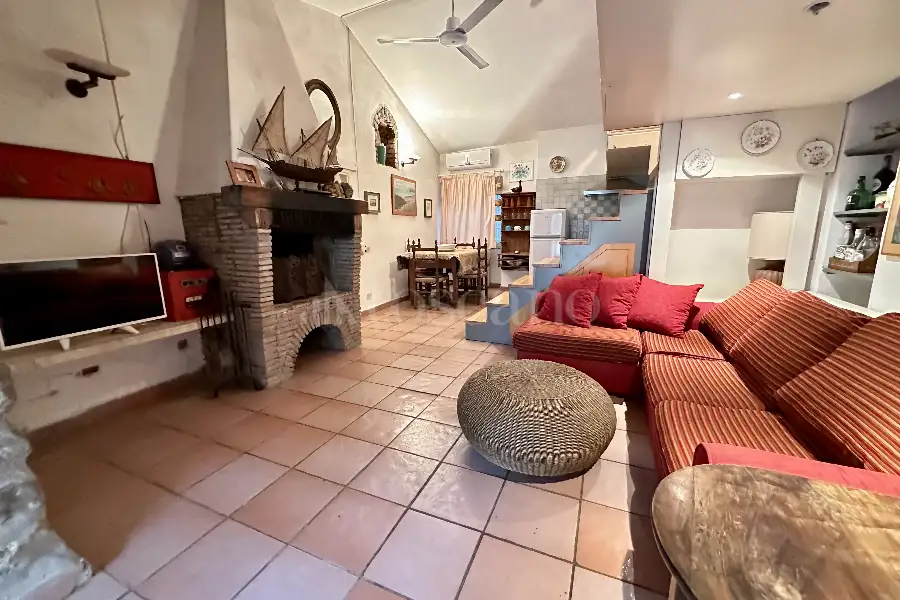 Casale in vendita di 200 mq a €790.000 (rif. 22/2025)