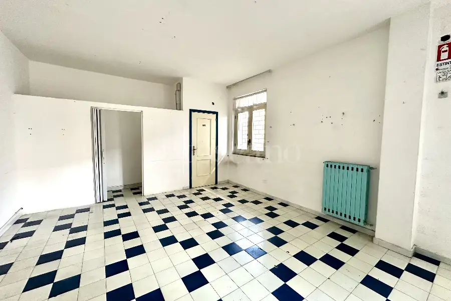 Negozio in affitto di 70 mq a €500 (rif. 14/2026)