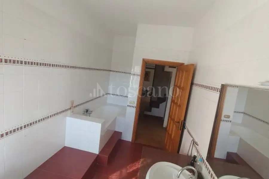 Casa in vendita di 230 mq a €1.000 (rif. 4/2026)