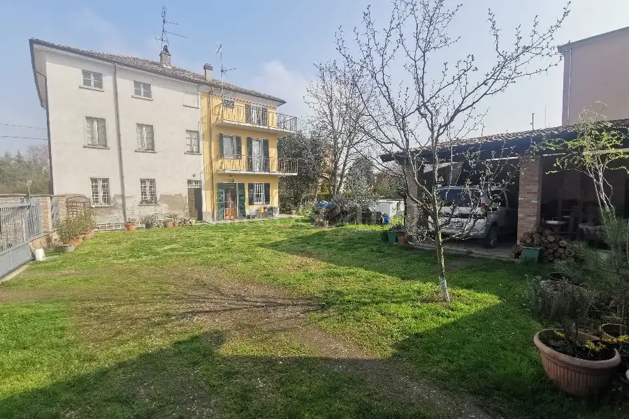 Casa Indipendente in vendita di 210 mq a €300.000 (rif. 9/2026)