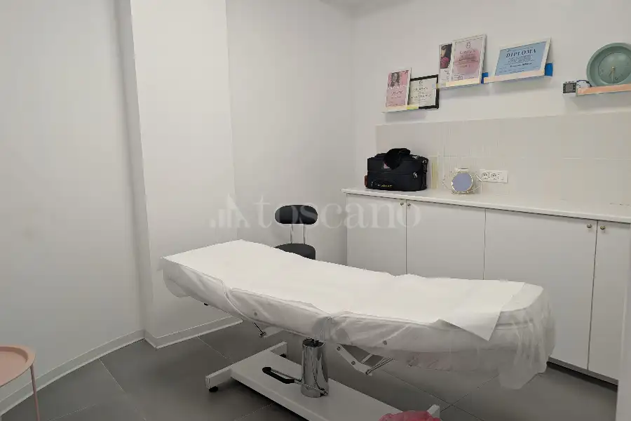 Negozio in vendita di 135 mq a €450.000 (rif. 3/2026)