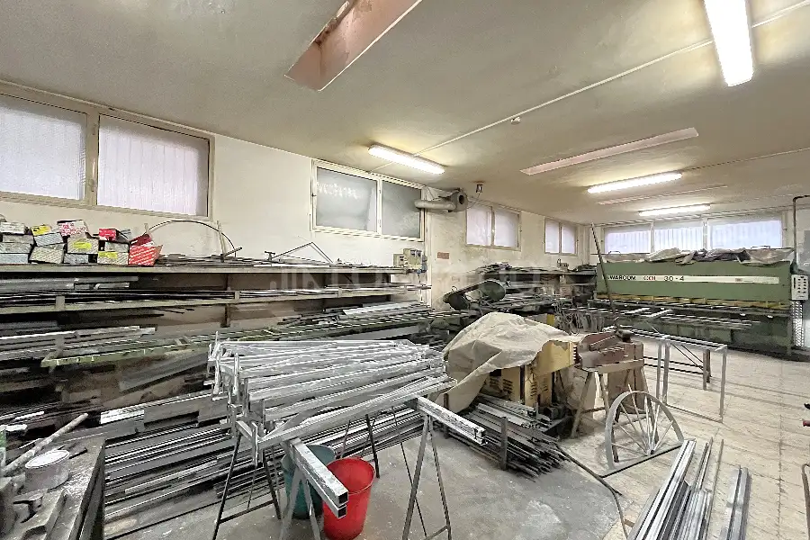 Laboratorio in vendita di 195 mq a €149.000 (rif. 2/2025)