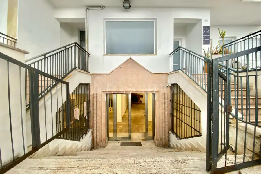 Negozio in vendita di 209 mq a €260.000 (rif. 11/2025)