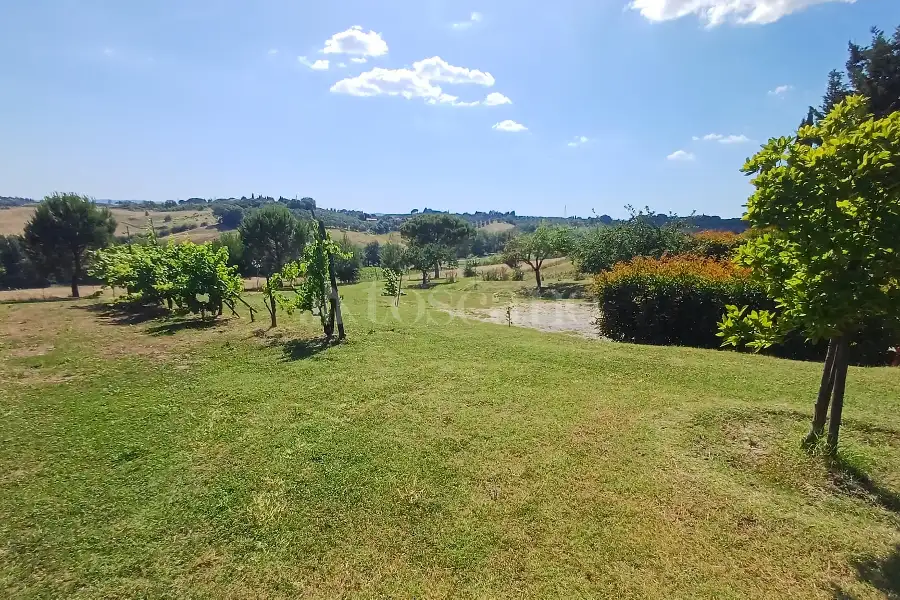 Villa in vendita di 400 mq a €1.230.000 (rif. 11/2026)