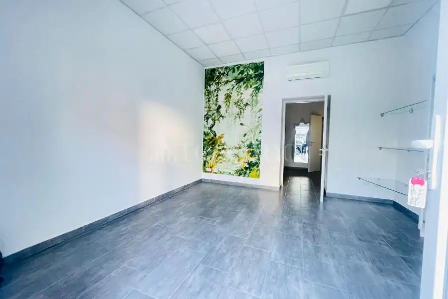 Negozio in vendita di 31 mq a €98.000 (rif. 33/2026)