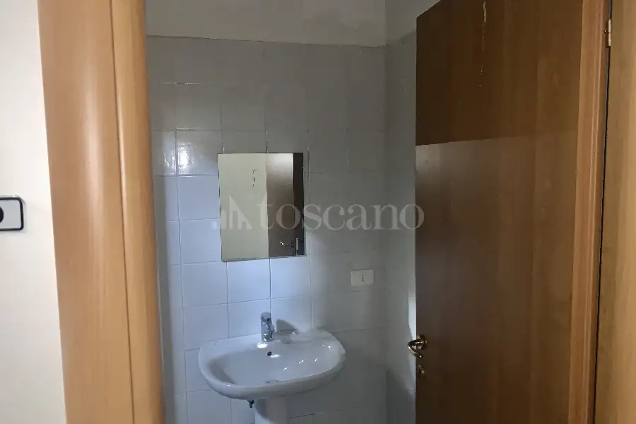 Negozio in affitto di 65 mq a €850 (rif. 40/2024)