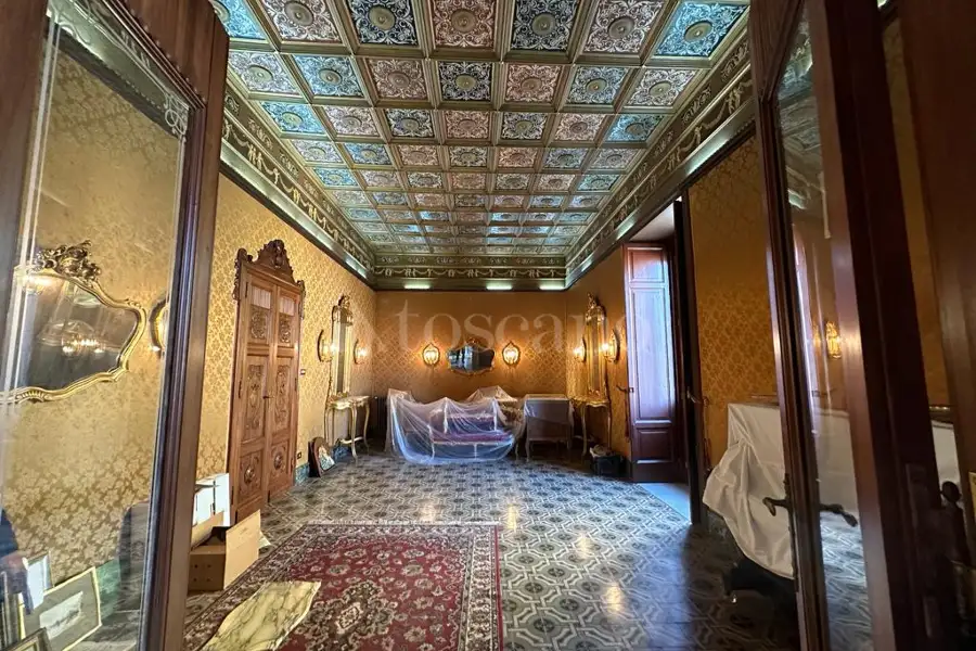 Casa in vendita di 410 mq a €420.000 (rif. 25/2026)