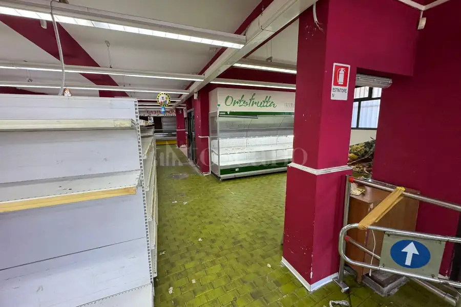 Negozio in vendita di 390 mq a €198.000 (rif. 28/2026)