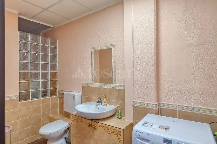 Negozio in vendita di 140 mq a €160.000 (rif. 100/2026)