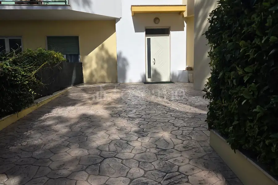 Villa Plurifamiliare in vendita di 575 mq a €580.000 (rif. 33/2026)