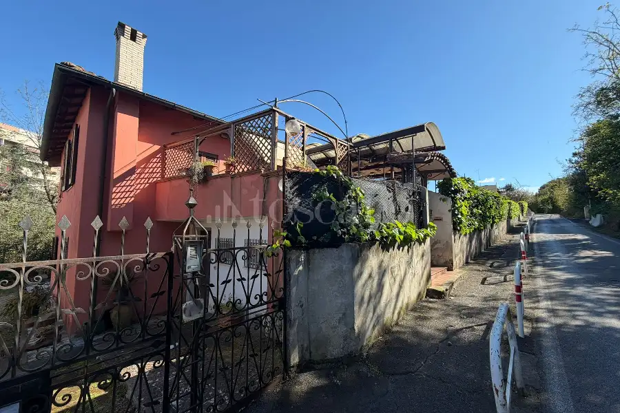 Casale in vendita di 230 mq a €950.000 (rif. 47/2026)