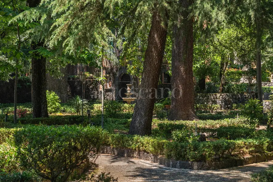 Villa in vendita di 1.200 mq a €4.250.000 (rif. 61/2026)