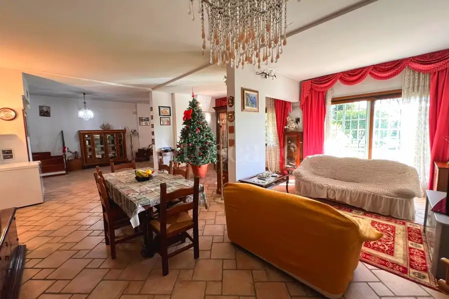 Villa in vendita di 280 mq a €535.000 (rif. 8/2026)