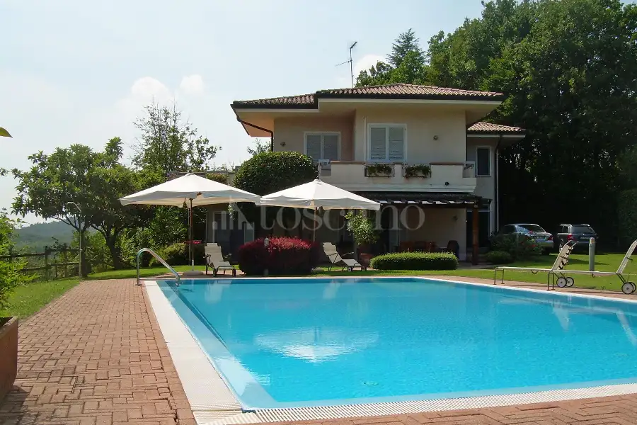 Villa in vendita di 350 mq a €990.000 (rif. 34/2025)