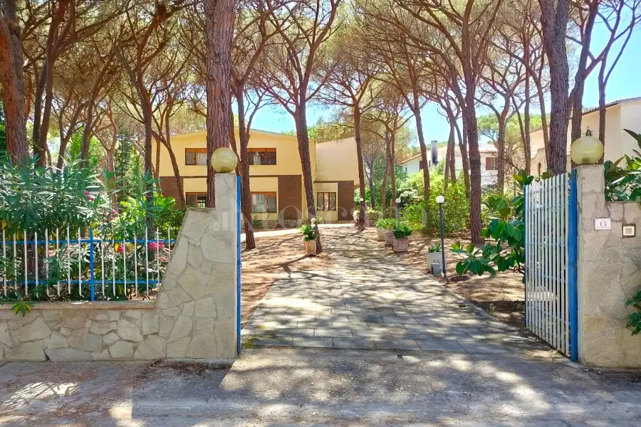 Villa in vendita di 280 mq a €845.000 (rif. 45/2025)