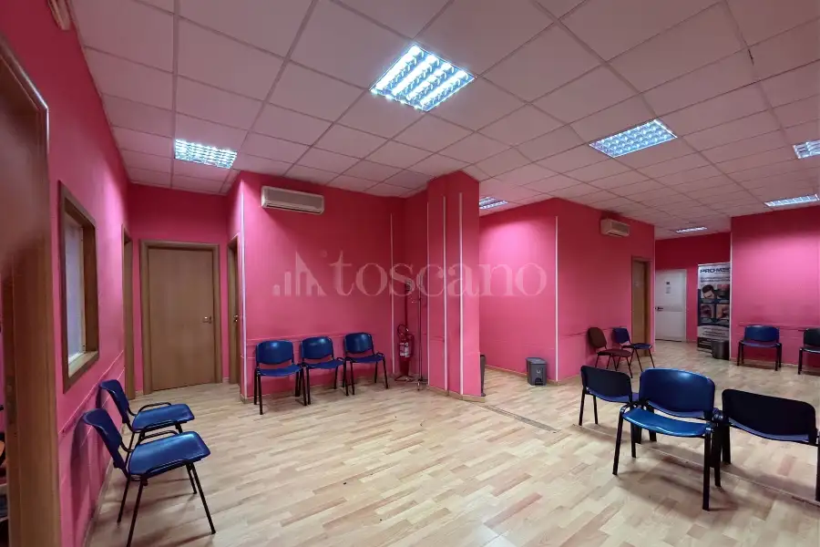 Ufficio in vendita di 272 mq a €340.000 (rif. 24/2026)