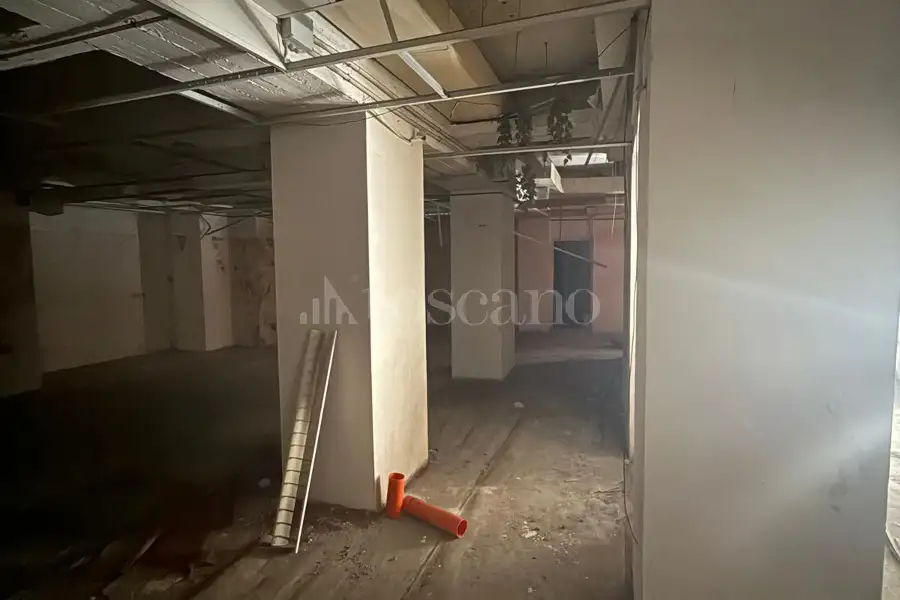 Magazzino in vendita di 342 mq a €250.000 (rif. 111/2026)