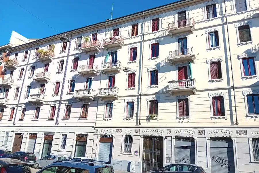Negozio in affitto di 70 mq a €1.150 (rif. 12/2026)