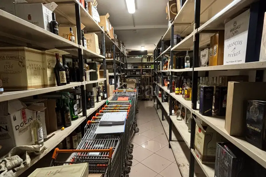 Negozio in vendita di 290 mq a €800.000 (rif. 8/2026)