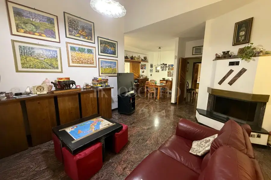 Villa Bifamiliare in vendita di 354 mq a €799.000 (rif. 13/2025)