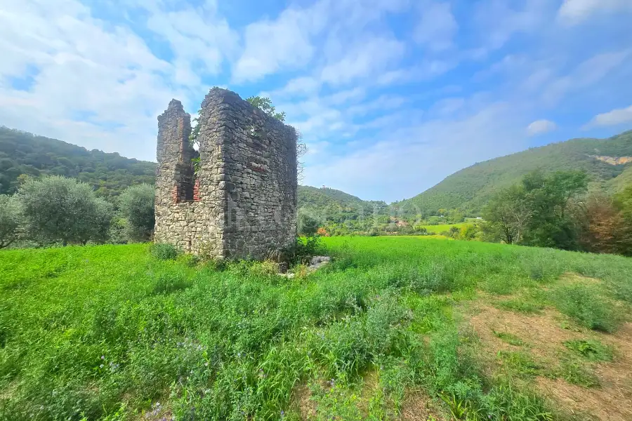 Agricolo in vendita di 15.000 mq a €210.000 (rif. 75/2026)