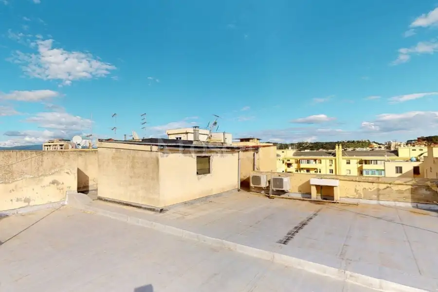 Attico in vendita di 165 mq a €699.000 (rif. 11/2026)