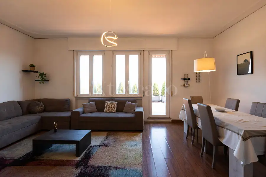 Attico in vendita di 125 mq a €635.000 (rif. 1/2026)