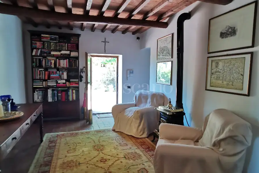 Casale in vendita di 300 mq a €570.000 (rif. 24/2022)