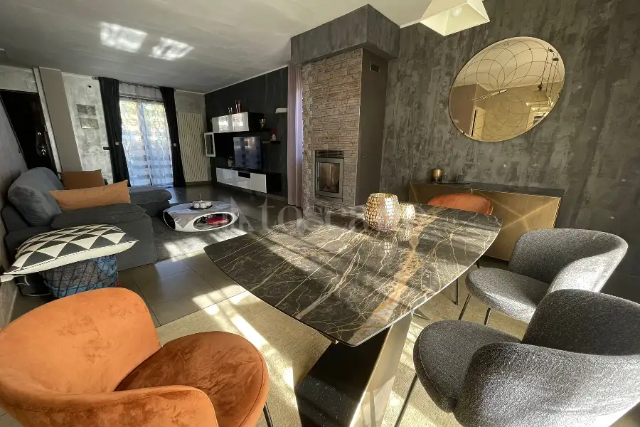 Villa Bifamiliare in vendita di 250 mq a €360.000 (rif. 65/2025)