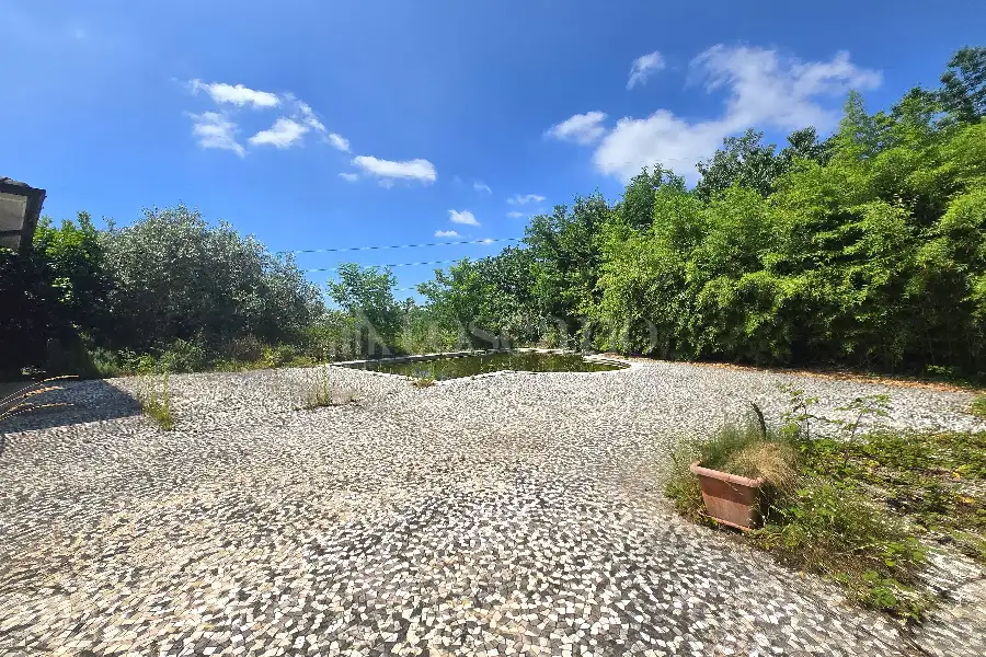Villa in vendita di 200 mq a €780.000 (rif. 38/2026)