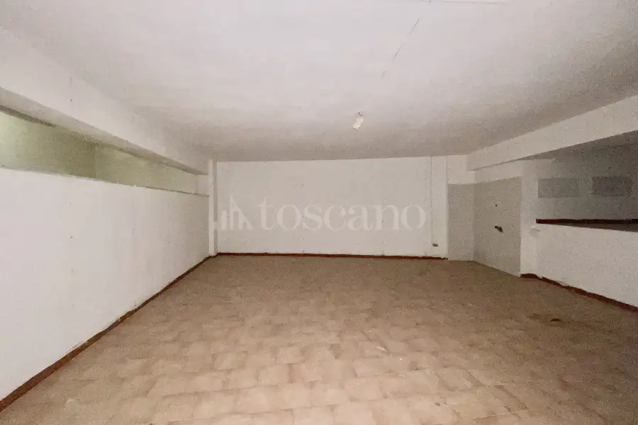 Posto Moto in vendita di 110 mq a €68.000 (rif. 4/2026)