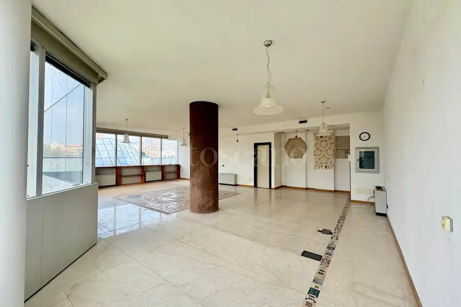 Ufficio in vendita di 115 mq a €350.000 (rif. 7/2026)