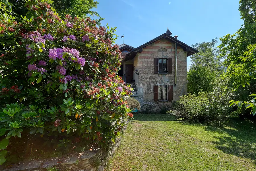 Villa Plurifamiliare in vendita di 310 mq a €515.000 (rif. 161/2026)