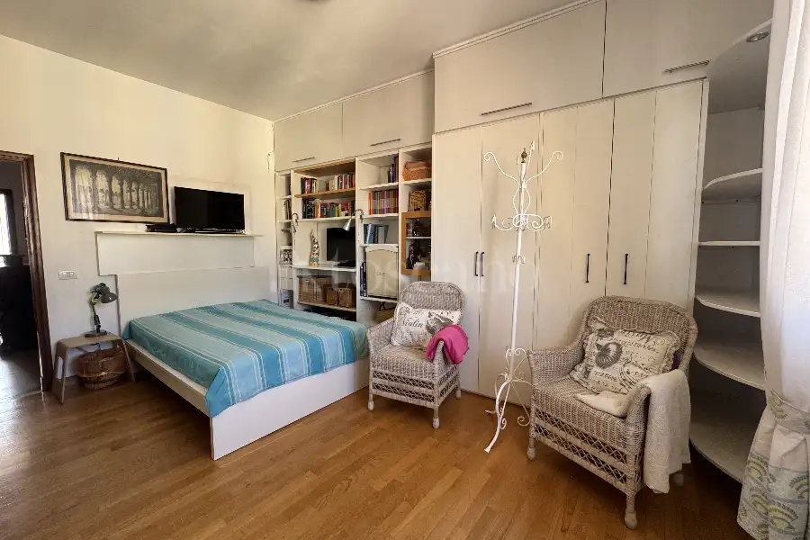 Casa in vendita di 232 mq a €1.100.000 (rif. 5/2026)