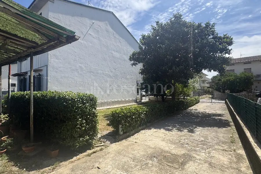 Casa Indipendente in vendita di 288 mq a €600.000 (rif. 30/2026)