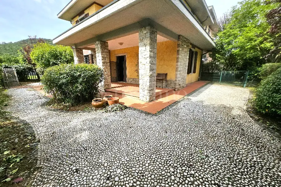 Villa Bifamiliare in vendita di 210 mq a €399.000 (rif. 13/2026)
