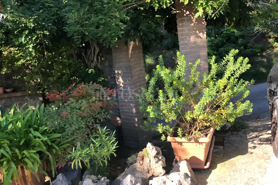 Villa in vendita di 410 mq a €398.000 (rif. 43/2024)