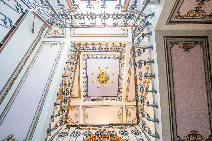 Villa in vendita di 1.200 mq a €4.250.000 (rif. 61/2026)