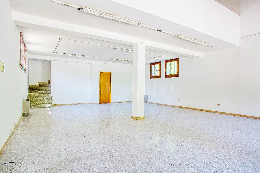 Stabile Uso Ufficio in vendita di 170 mq a €95.000 (rif. 32/2026)