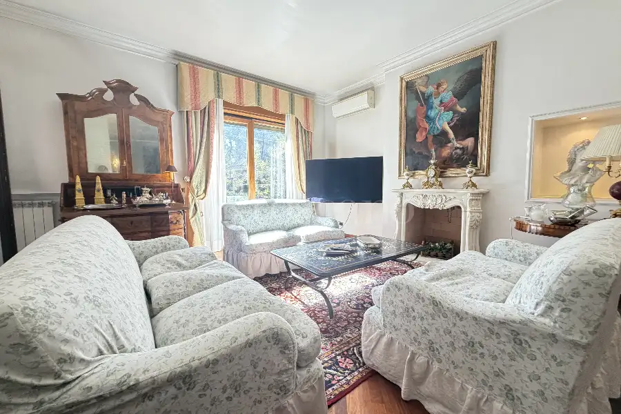 Attico in vendita di 250 mq a €990.000 (rif. 6/2026)