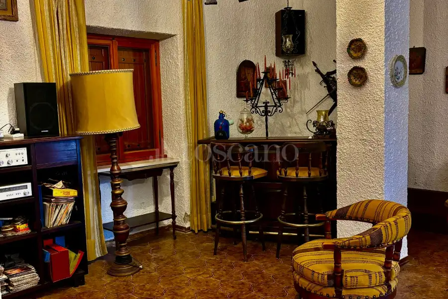 Villa in vendita di 338 mq a €250.000 (rif. 11/2025)