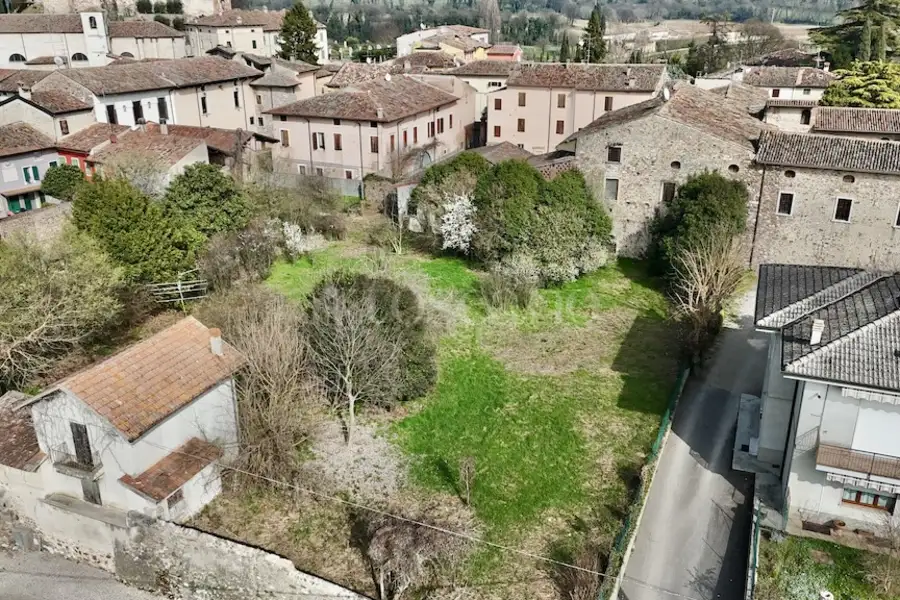Edificabile Residenziali in vendita di 1.439 mq a €460.000 (rif. 8/2026)